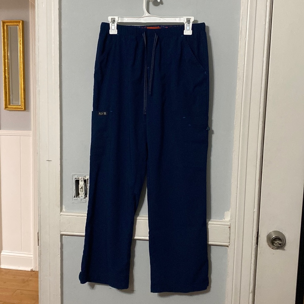 Like New Koi Navy Petite Scrub Pants